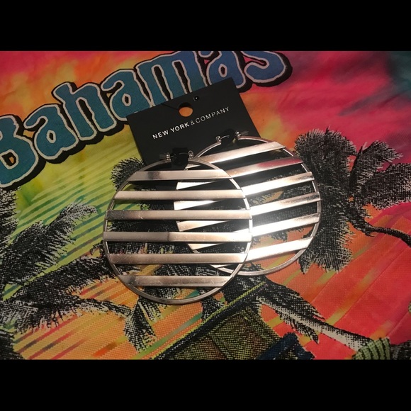 NY & Co silver fashion earrings - Picture 3 of 3